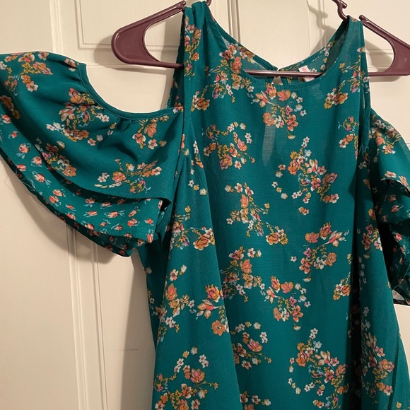 Lightweight dressy tank - Picture 2 of 2